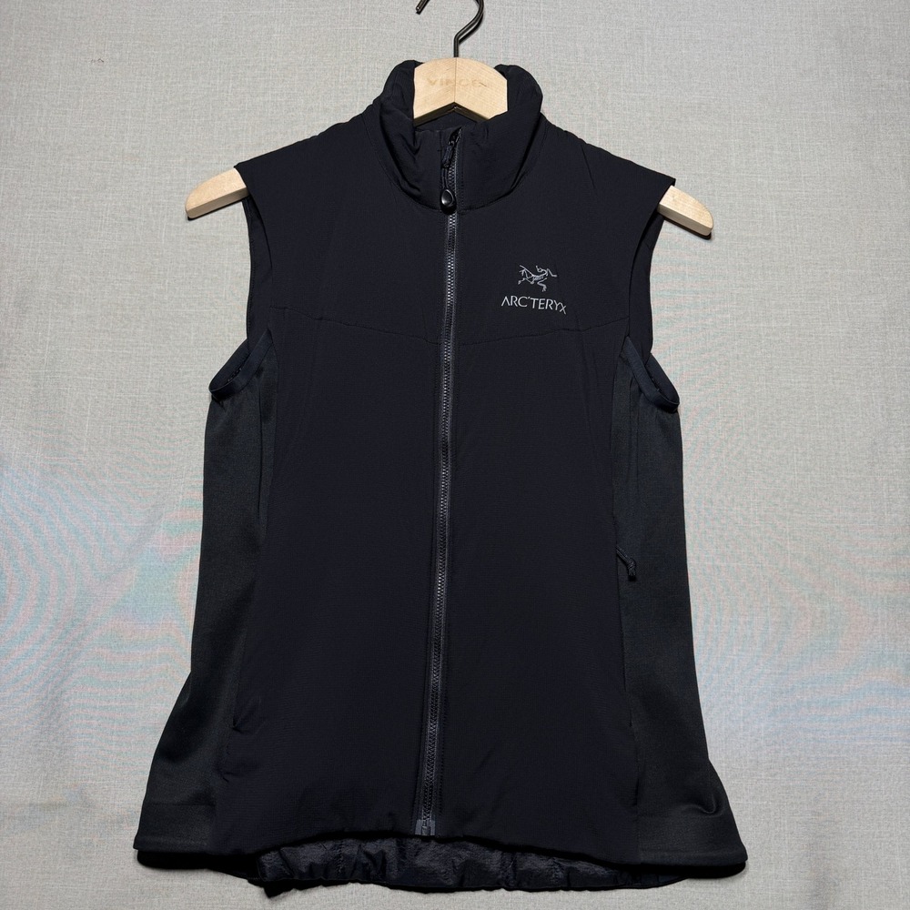 Arcteryx Vest Women XS Black Nylon Insulated Full Zip Hiking Gorpcore